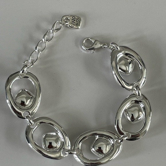 Uno de 50 Bracelet - TOGETHER - Silver with Smoke Gray Swavroski Crystals - Picture 10 of 14